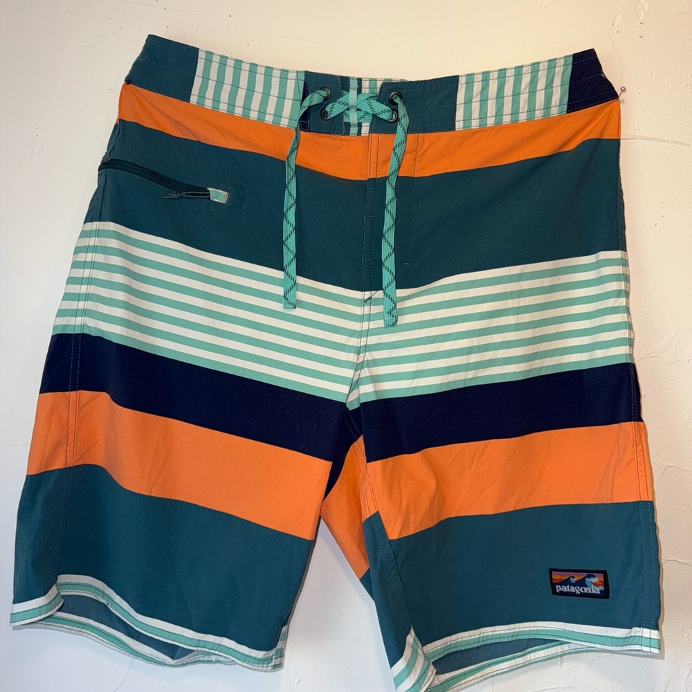 PATAGONIA MULTI STRIPED BOARD SHORTS MENS Z 34